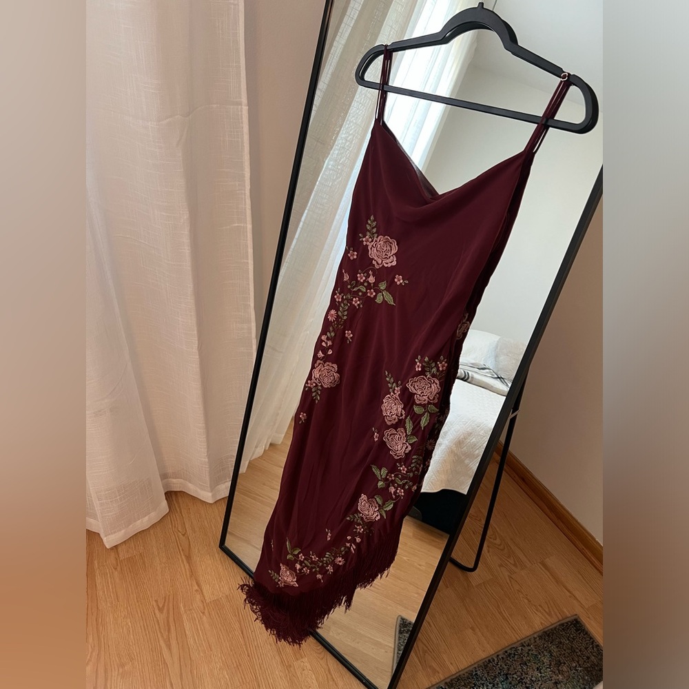HOUSE OF CB 'Eloisa' Wine Embroidered Midi Dress size L+ - Picture 12 of 16